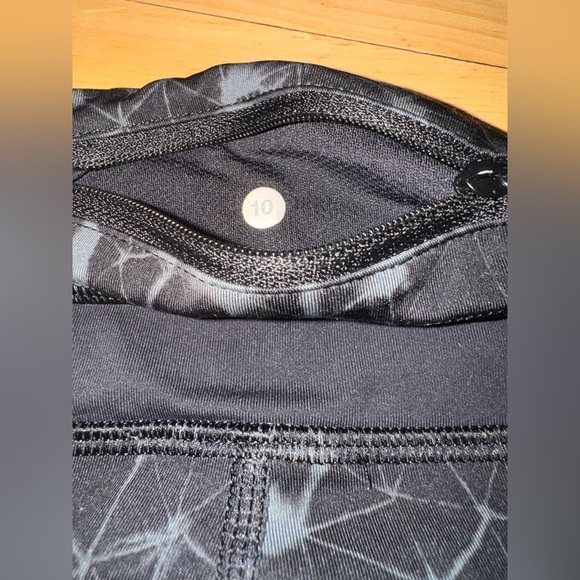 Women’s Lululemon Run Inspire Crop ll Full On Luxtreme Mesh Star Crushed Legging - Picture 7 of 7